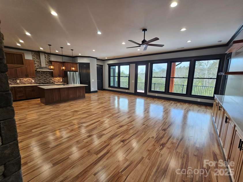 1076 Table View Drive, Morganton, NC 28655.  MLS# CAR4268150, YatesRealty ID 19665. 