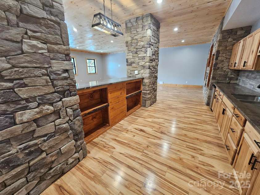 1076 Table View Drive, Morganton, NC 28655.  MLS# CAR4268150, YatesRealty ID 19665. 