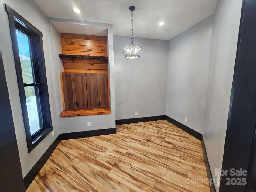 1076 Table View Drive, Morganton, NC 28655.  MLS# CAR4268150, YatesRealty ID 19665. 