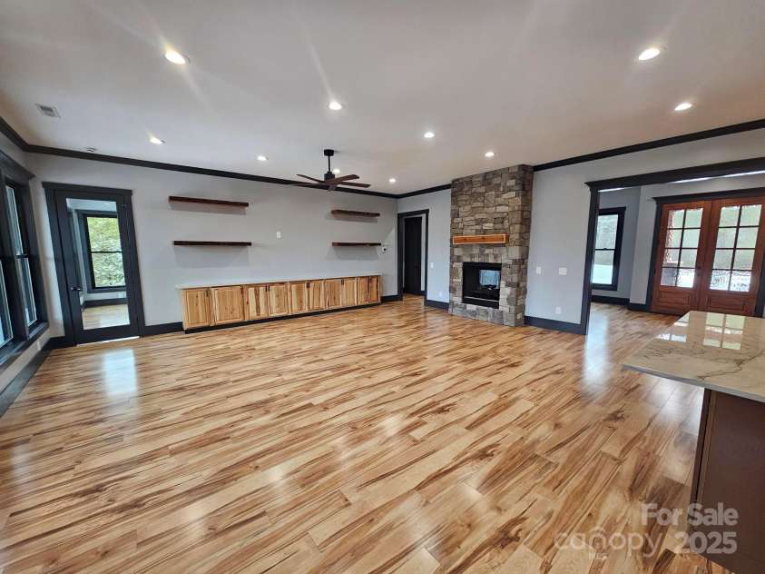 1076 Table View Drive, Morganton, NC 28655.  MLS# CAR4268150, YatesRealty ID 19665. 