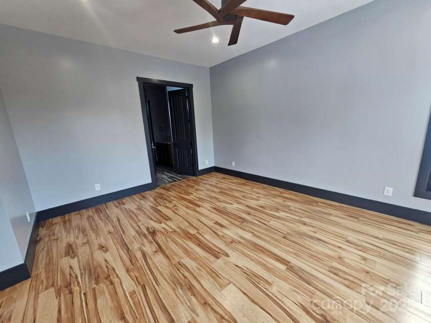 1076 Table View Drive, Morganton, NC 28655.  MLS# CAR4268150, YatesRealty ID 19665. 