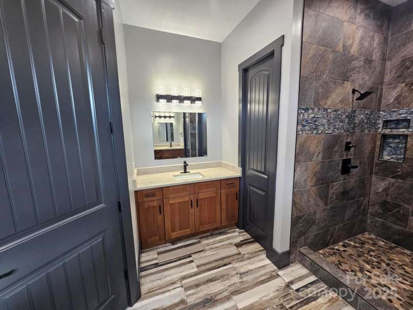 1076 Table View Drive, Morganton, NC 28655.  MLS# CAR4268150, YatesRealty ID 19665. 