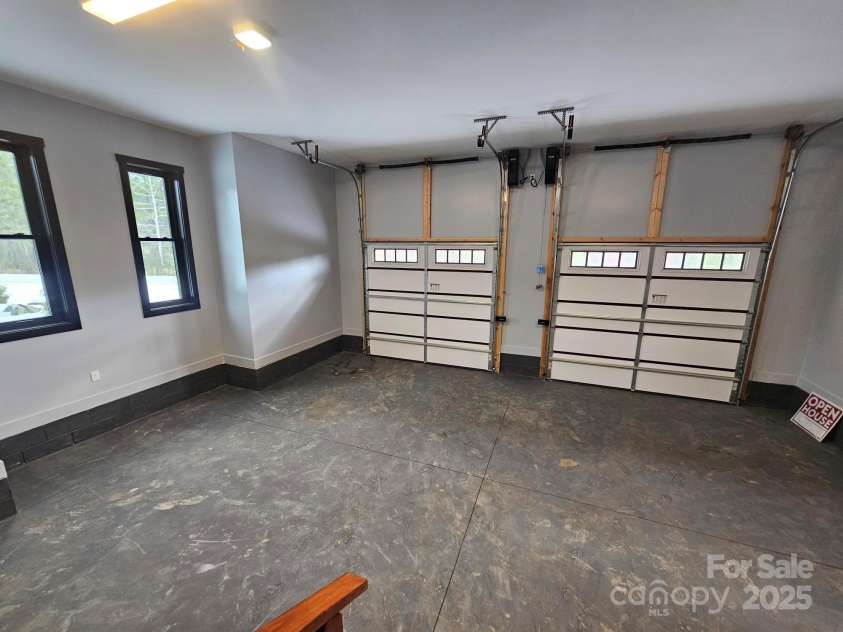 1076 Table View Drive, Morganton, NC 28655.  MLS# CAR4268150, YatesRealty ID 19665. 