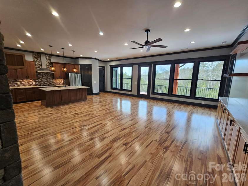 1076 Table View Drive, Morganton, NC 28655.  MLS# CAR4268150, YatesRealty ID 19665. 