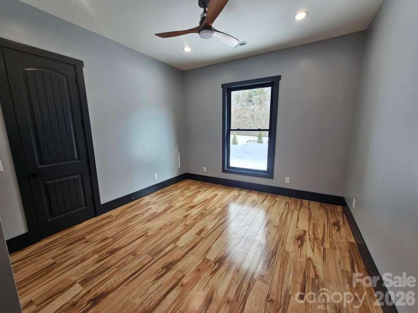 1076 Table View Drive, Morganton, NC 28655.  MLS# CAR4268150, YatesRealty ID 19665. 