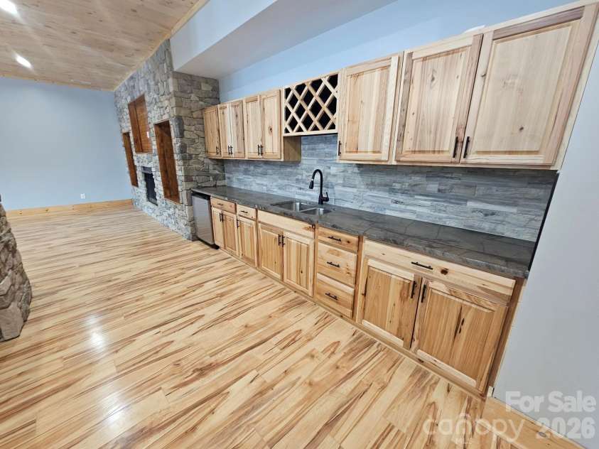1076 Table View Drive, Morganton, NC 28655.  MLS# CAR4268150, YatesRealty ID 19665. 
