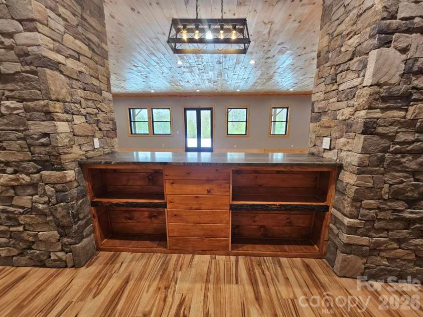 1076 Table View Drive, Morganton, NC 28655.  MLS# CAR4268150, YatesRealty ID 19665. 