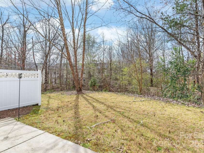 130 Clydesdale Court, Matthews, NC 28104.  MLS# CAR4232760, YatesRealty ID 19666. 