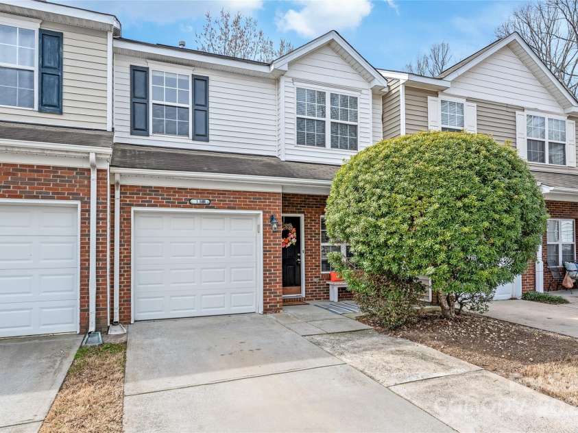 130 Clydesdale Court, Matthews, NC 28104.  MLS# CAR4232760, YatesRealty ID 19666. 