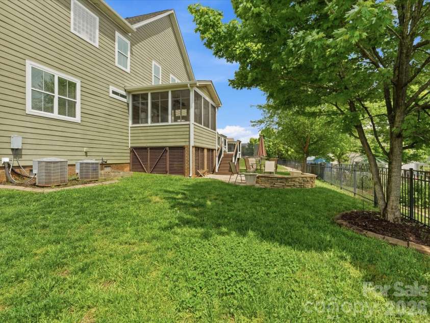5105 Saint Clair Street, Fort Mill, SC 29715.  MLS# CAR4351385, YatesRealty ID 19667. 