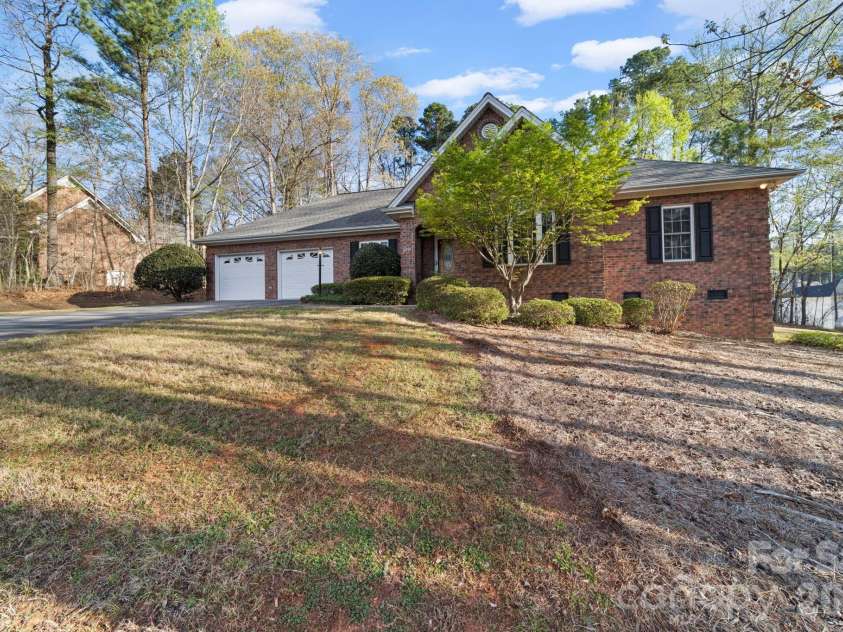2910 Noritake Trail, Albemarle, NC 28001.  MLS# CAR4362316, YatesRealty ID 19668. 