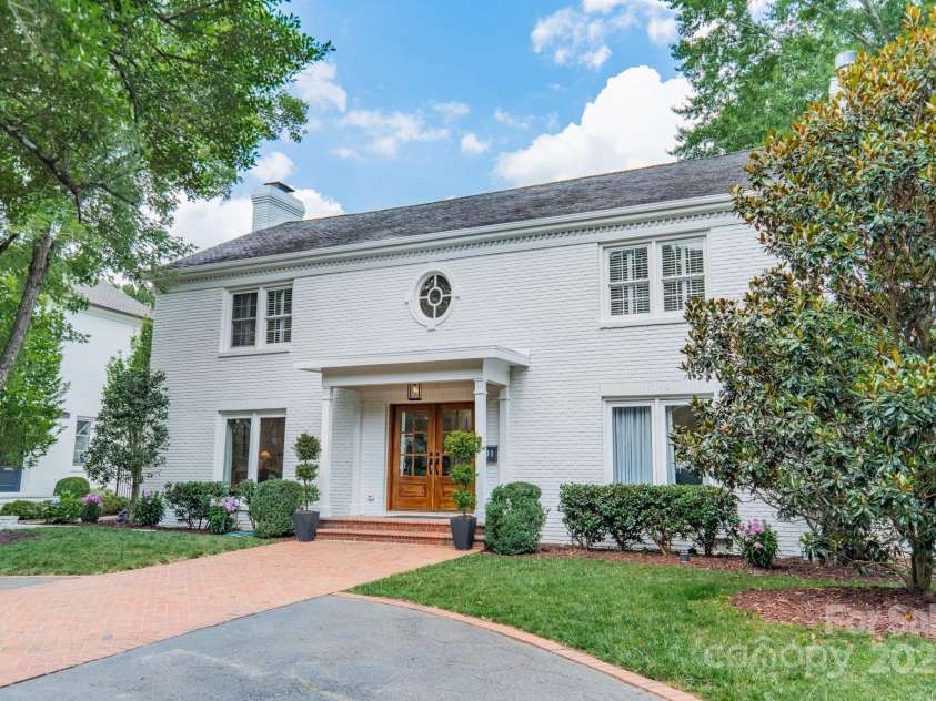601 Cherokee Road, Charlotte, NC 28207.  MLS# CAR4268170, YatesRealty ID 19669. 601 Cherokee Road