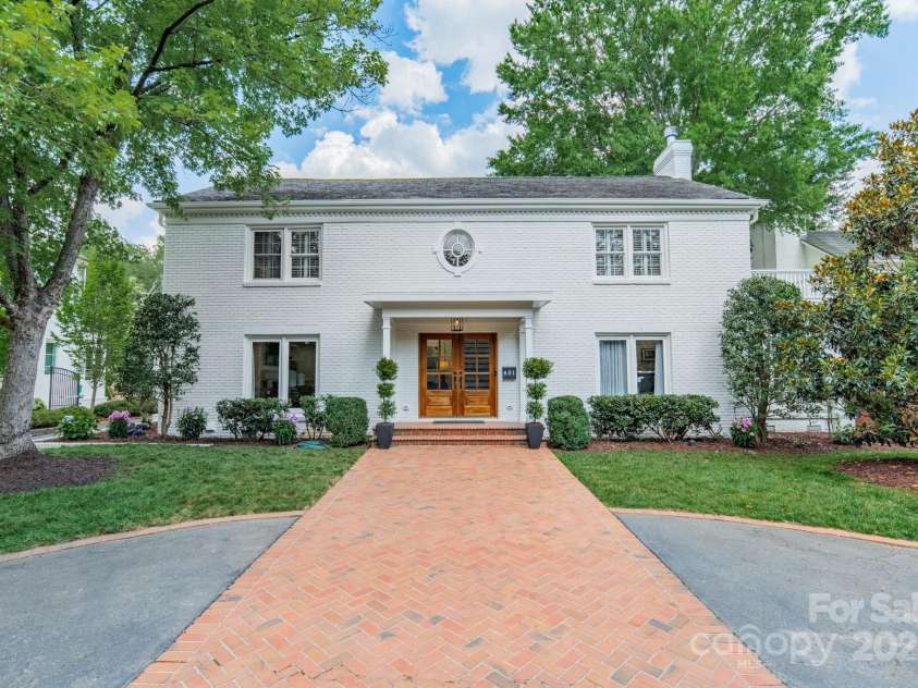 601 Cherokee Road, Charlotte, NC 28207.  MLS# CAR4268170, YatesRealty ID 19669. Front Entry