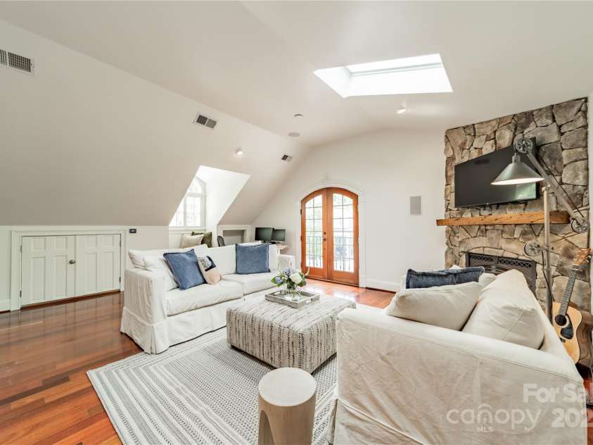 601 Cherokee Road, Charlotte, NC 28207.  MLS# CAR4268170, YatesRealty ID 19669. In-Law Suite/Office/Media Room
