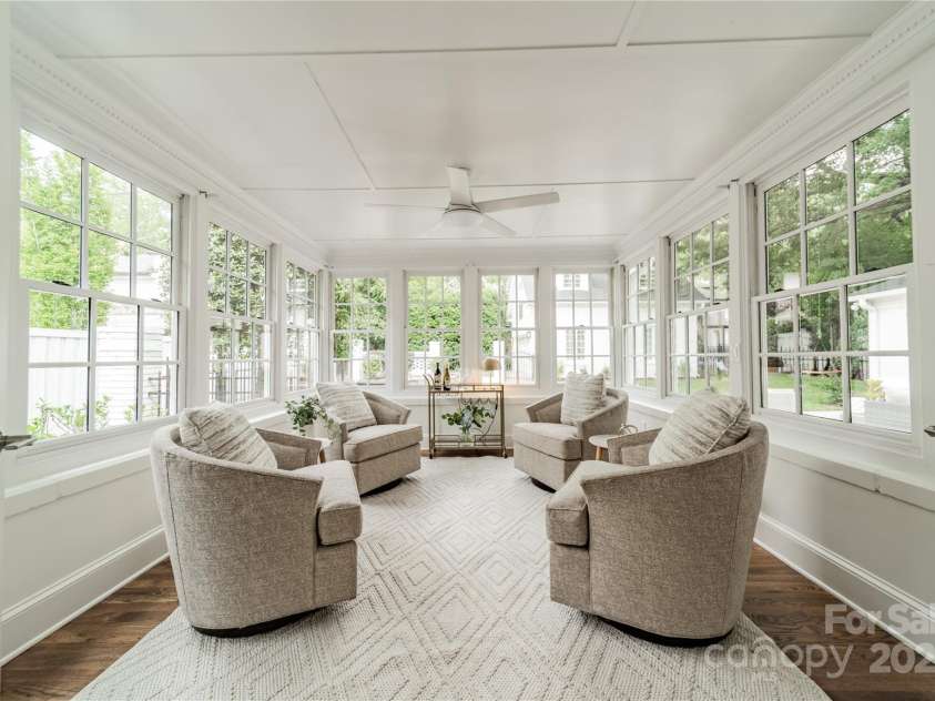 601 Cherokee Road, Charlotte, NC 28207.  MLS# CAR4268170, YatesRealty ID 19669. Sunroom
