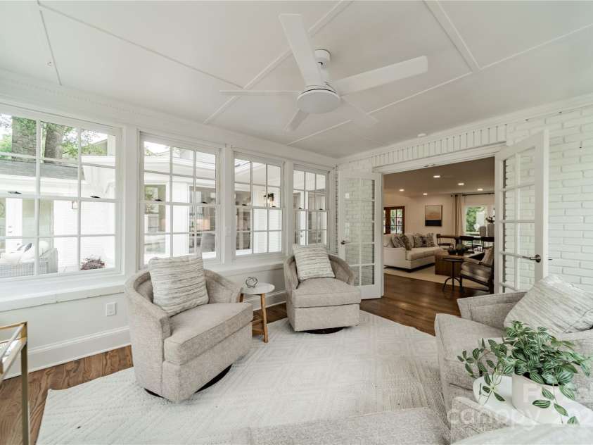 601 Cherokee Road, Charlotte, NC 28207.  MLS# CAR4268170, YatesRealty ID 19669. Sunroom