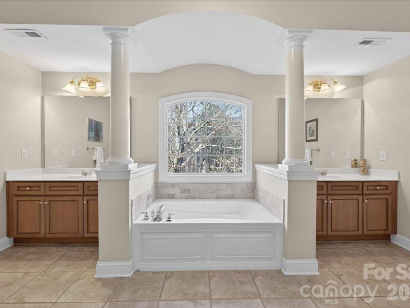 1237 Waynewood Drive, Waxhaw, NC 28173.  MLS# CAR4333962, YatesRealty ID 1967. 