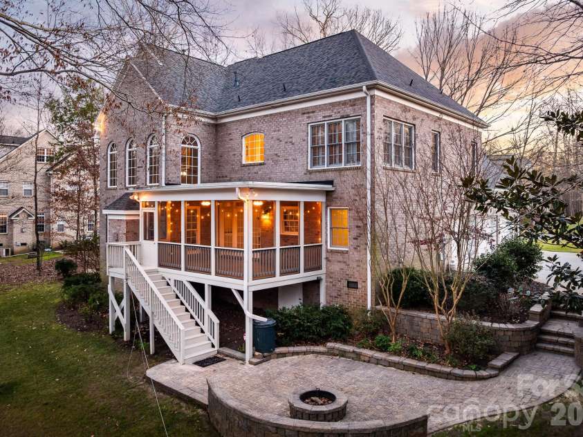 1237 Waynewood Drive, Waxhaw, NC 28173.  MLS# CAR4333962, YatesRealty ID 1967. 