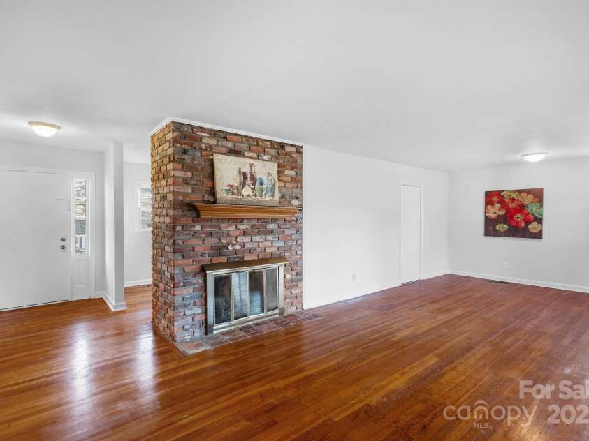 1727 Hartford Drive, Gastonia, NC 28052.  MLS# CAR4195347, YatesRealty ID 1967. 