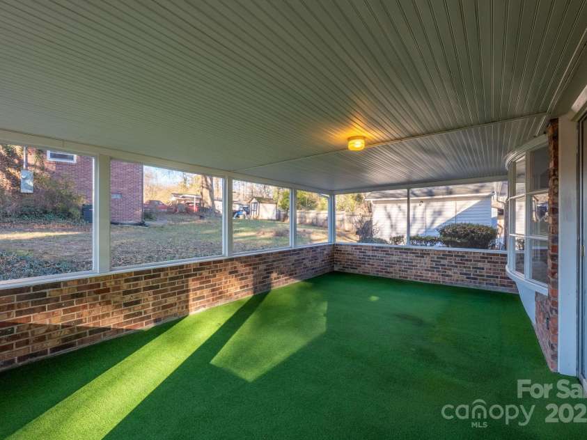 1727 Hartford Drive, Gastonia, NC 28052.  MLS# CAR4195347, YatesRealty ID 1967. 