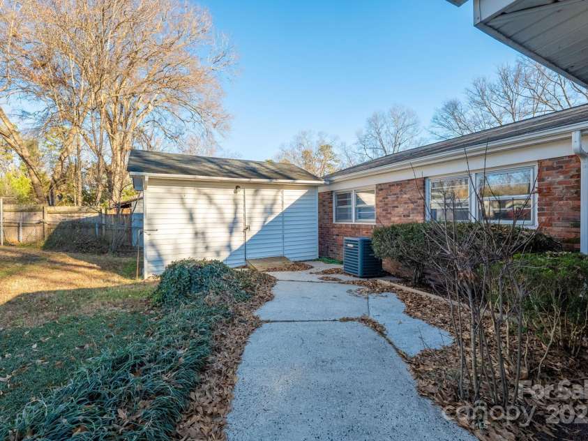 1727 Hartford Drive, Gastonia, NC 28052.  MLS# CAR4195347, YatesRealty ID 1967. 