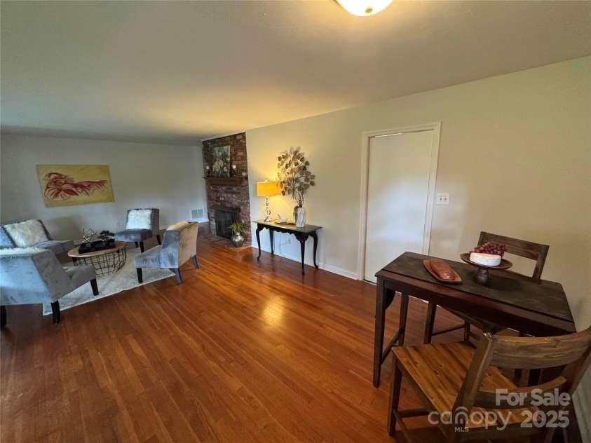 1727 Hartford Drive, Gastonia, NC 28052.  MLS# CAR4195347, YatesRealty ID 1967. 