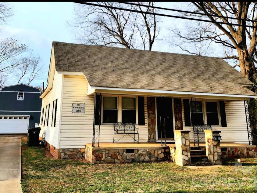 3015 Yadkin Avenue, Charlotte, NC 28205.  MLS# CAR4347222, YatesRealty ID 1967. 