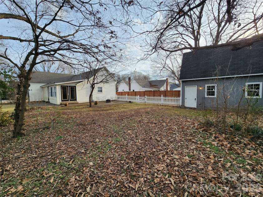 3015 Yadkin Avenue, Charlotte, NC 28205.  MLS# CAR4347222, YatesRealty ID 1967. 