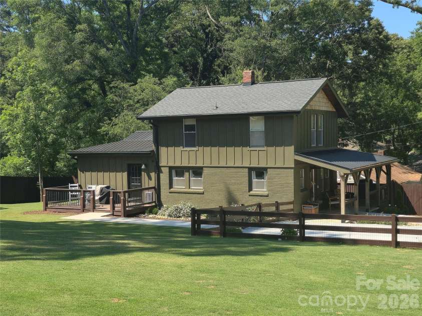 152 Florida Avenue, Forest City, NC 28043.  MLS# CAR4377952, YatesRealty ID 19670. 