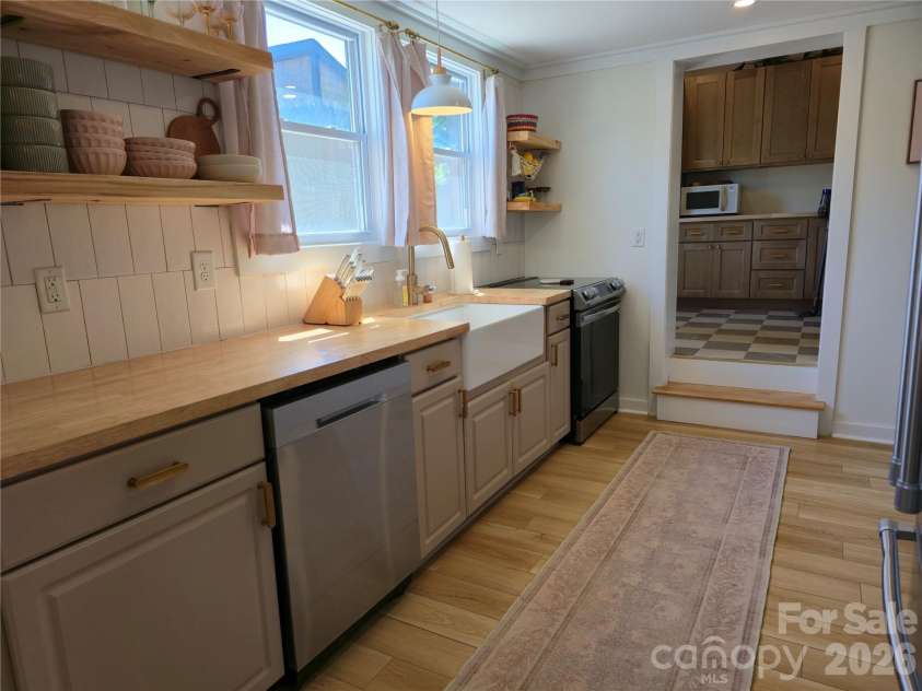 152 Florida Avenue, Forest City, NC 28043.  MLS# CAR4377952, YatesRealty ID 19670. 