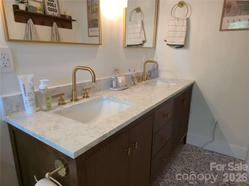 152 Florida Avenue, Forest City, NC 28043.  MLS# CAR4377952, YatesRealty ID 19670. 