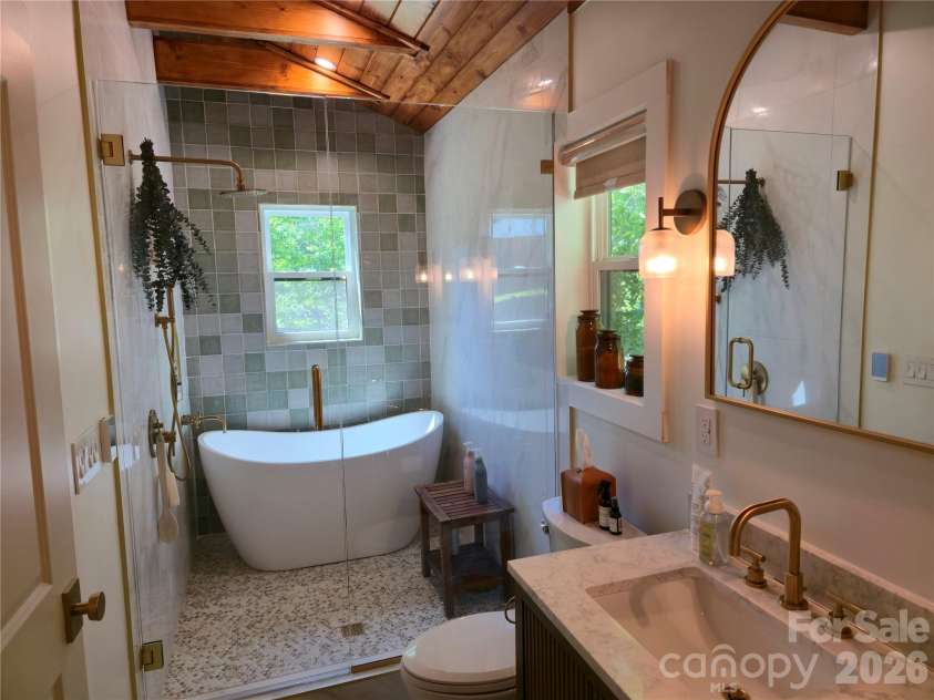 152 Florida Avenue, Forest City, NC 28043.  MLS# CAR4377952, YatesRealty ID 19670. 