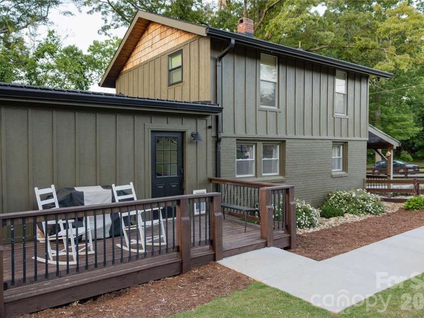 152 Florida Avenue, Forest City, NC 28043.  MLS# CAR4377952, YatesRealty ID 19670. 