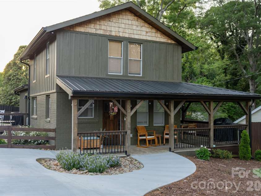 152 Florida Avenue, Forest City, NC 28043.  MLS# CAR4377952, YatesRealty ID 19670. 