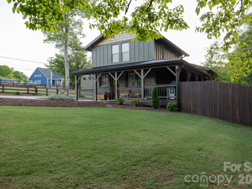 152 Florida Avenue, Forest City, NC 28043.  MLS# CAR4377952, YatesRealty ID 19670. 