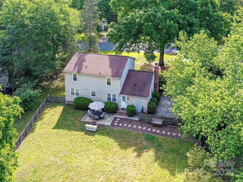2315 Lawton Bluff Road, Charlotte, NC 28226.  MLS# CAR4255535, YatesRealty ID 19671. Backyard