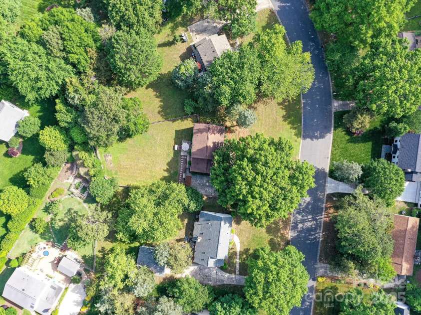 2315 Lawton Bluff Road, Charlotte, NC 28226.  MLS# CAR4255535, YatesRealty ID 19671. Drone view