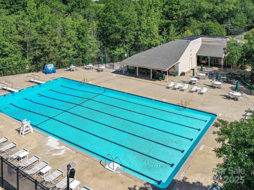 2315 Lawton Bluff Road, Charlotte, NC 28226.  MLS# CAR4255535, YatesRealty ID 19671. Neighborhood Pool