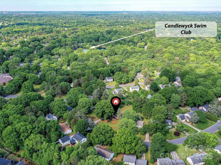 2315 Lawton Bluff Road, Charlotte, NC 28226.  MLS# CAR4255535, YatesRealty ID 19671. The home is a short walk to the amazing neighborhood amenities - a pool, playground, tennis/volleyball/bball courts & walking trails!