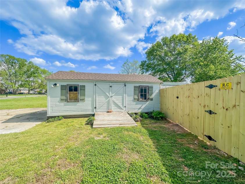 701 Bethlehem Church Road, Kings Mountain, NC 28086.  MLS# CAR4260254, YatesRealty ID 19672. 