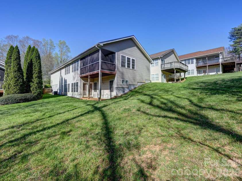 72 Creeks End Circle, Mills River, NC 28759.  MLS# CAR4365753, YatesRealty ID 19672. 