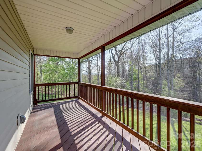 72 Creeks End Circle, Mills River, NC 28759.  MLS# CAR4365753, YatesRealty ID 19672. 