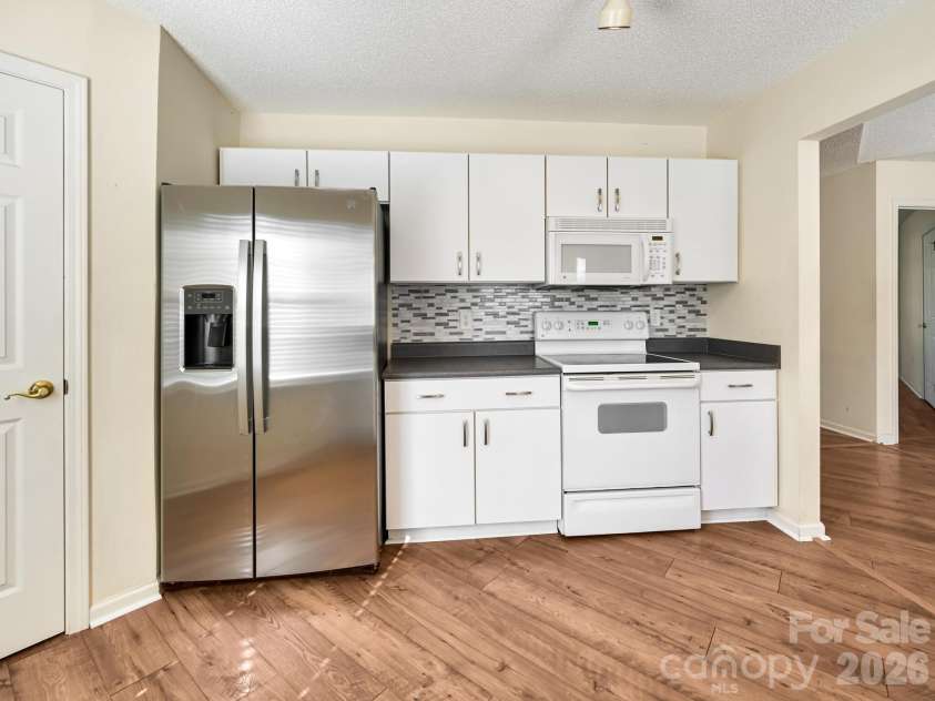 72 Creeks End Circle, Mills River, NC 28759.  MLS# CAR4365753, YatesRealty ID 19672. 