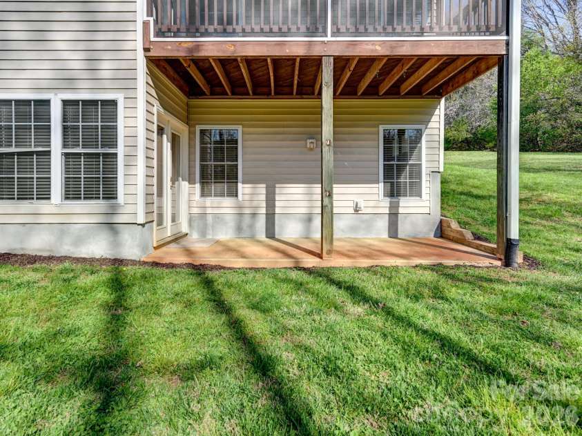72 Creeks End Circle, Mills River, NC 28759.  MLS# CAR4365753, YatesRealty ID 19672. 