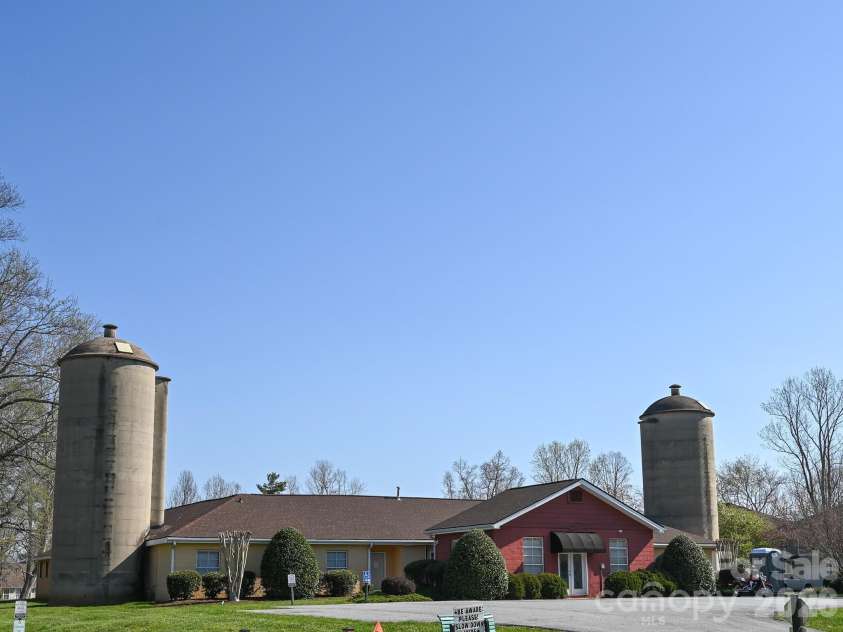 72 Creeks End Circle, Mills River, NC 28759.  MLS# CAR4365753, YatesRealty ID 19672. Community area
