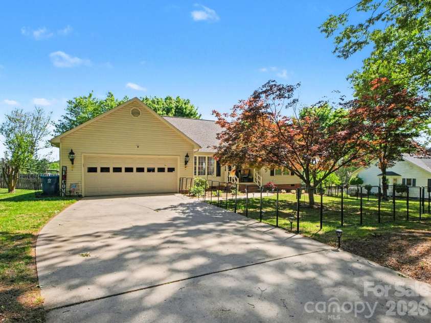 1706 Whitney Lane, Salisbury, NC 28146.  MLS# CAR4372560, YatesRealty ID 19674. 