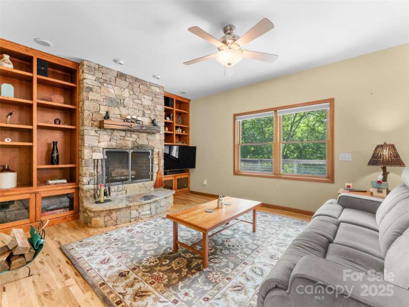 253 Sandy Lane, Brevard, NC 28712.  MLS# CAR4270797, YatesRealty ID 19675. 