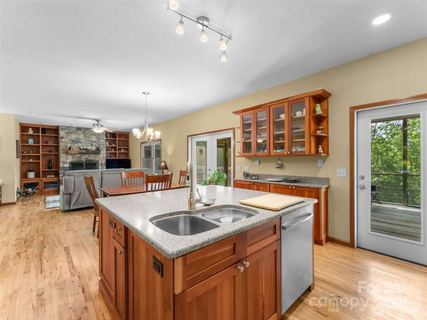 253 Sandy Lane, Brevard, NC 28712.  MLS# CAR4270797, YatesRealty ID 19675. 