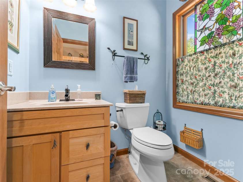 253 Sandy Lane, Brevard, NC 28712.  MLS# CAR4270797, YatesRealty ID 19675. 