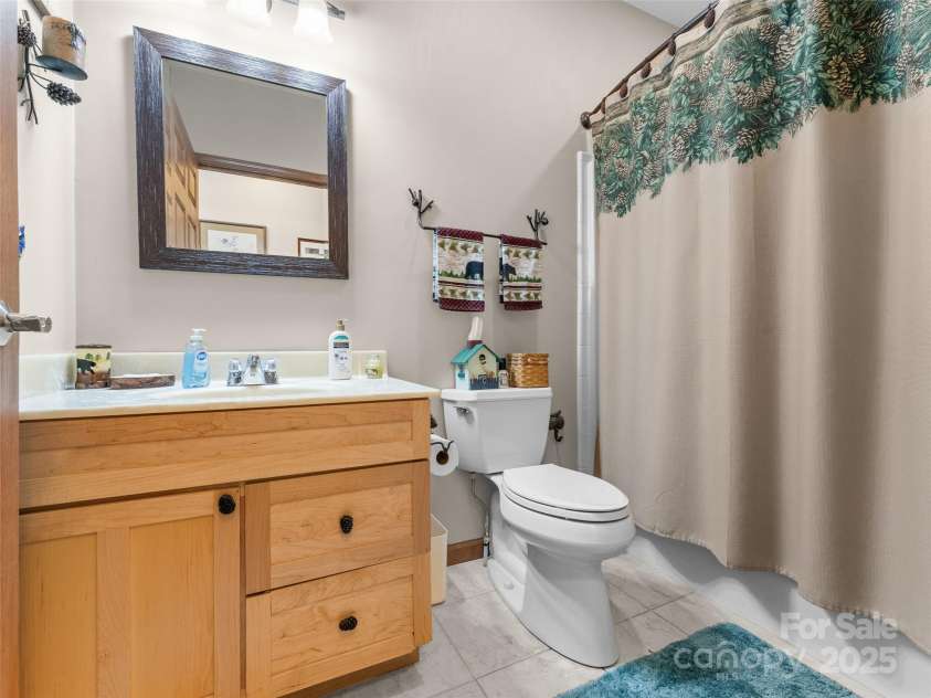 253 Sandy Lane, Brevard, NC 28712.  MLS# CAR4270797, YatesRealty ID 19675. 